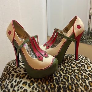 Bordello Tease Military Platform Pumps